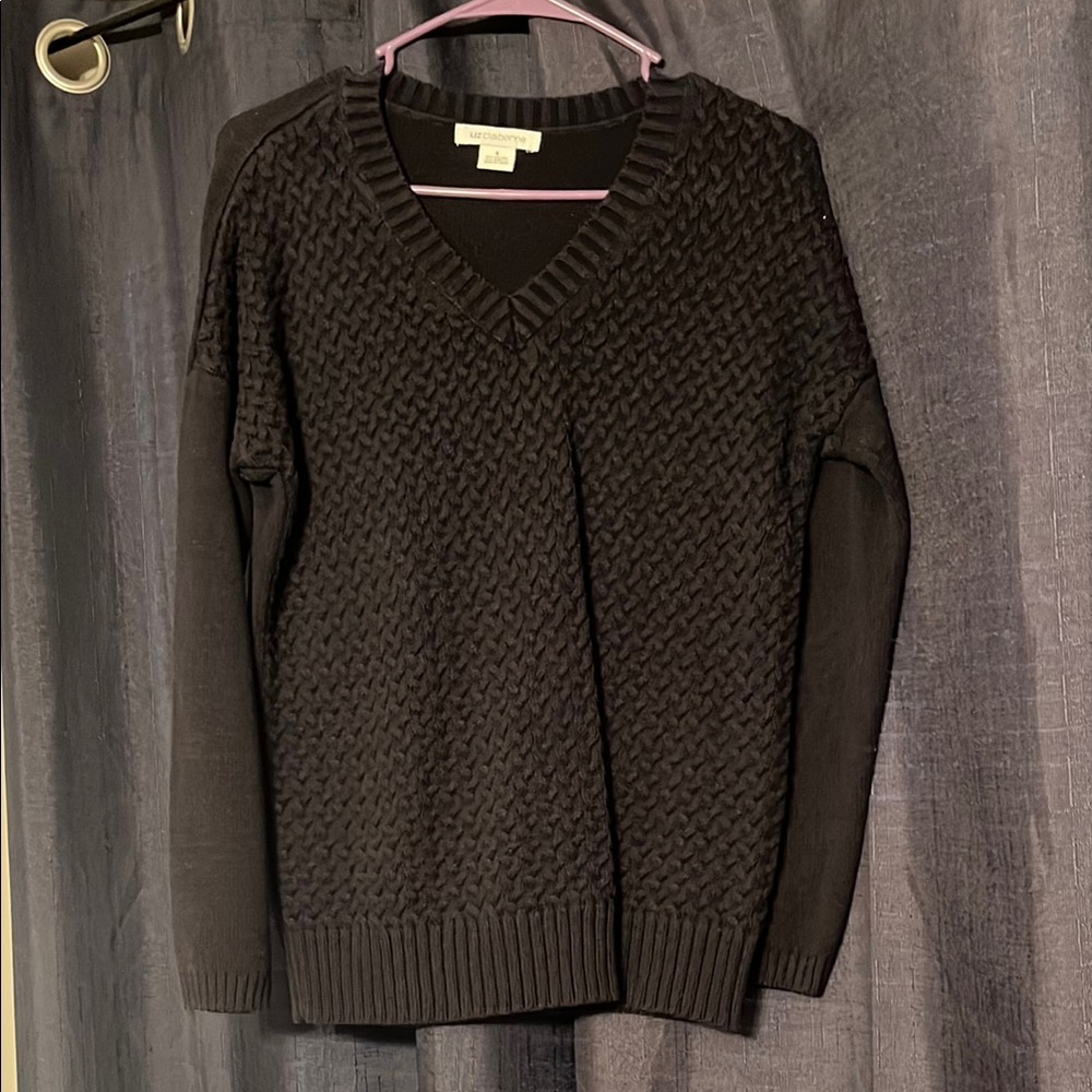 Liz Claiborne Black V-Neck Sweater